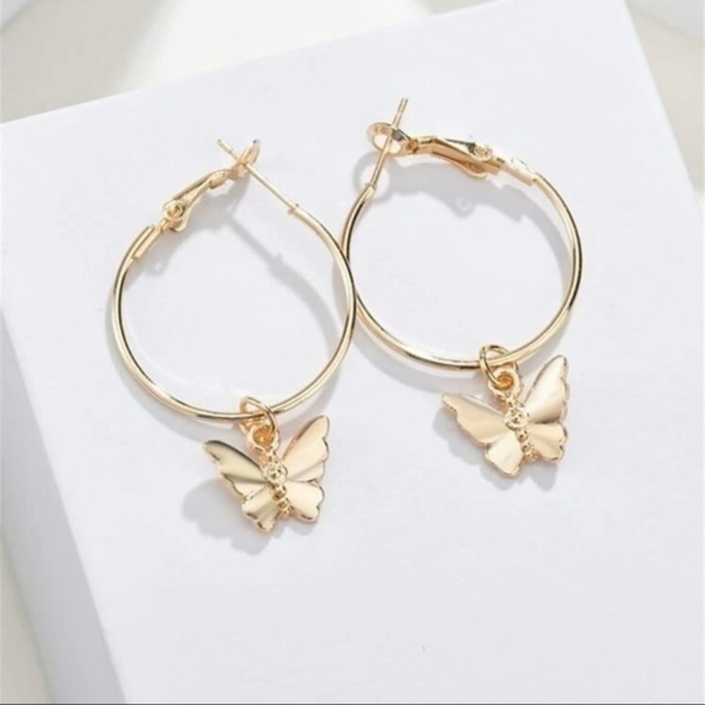 3/$30 💛 Butterfly Charm Earrings